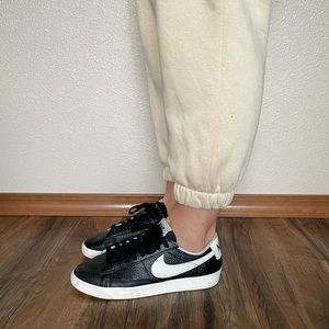 GREAT CONDITION women’s Nike leather Blazers